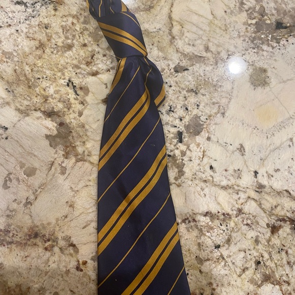 Girls/kids medium Harry Potter costume with tote + wand (perfect for Halloween) - Picture 2 of 7